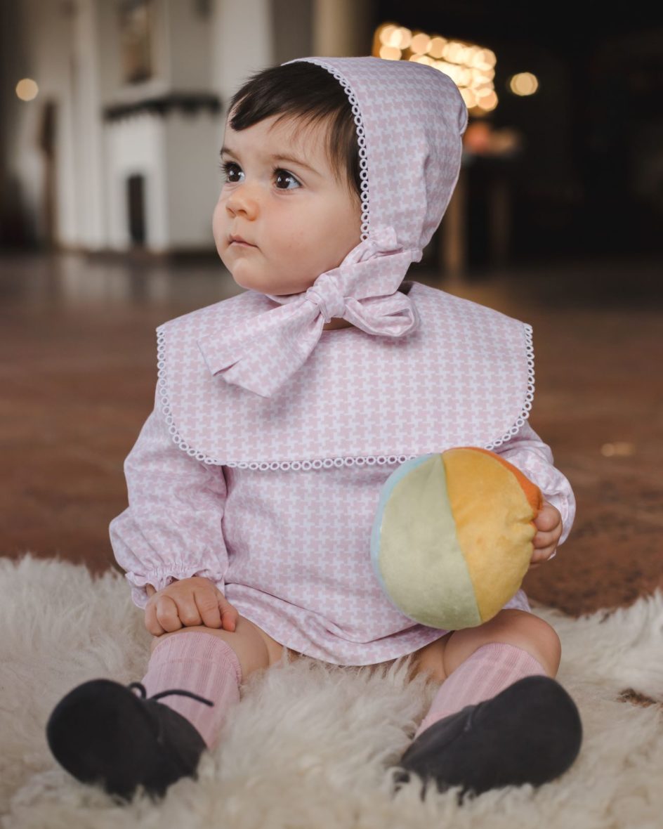 Vestido-jesusito de tres piezas para bebé niña Colección pata de gallo de Cocote otoño 22